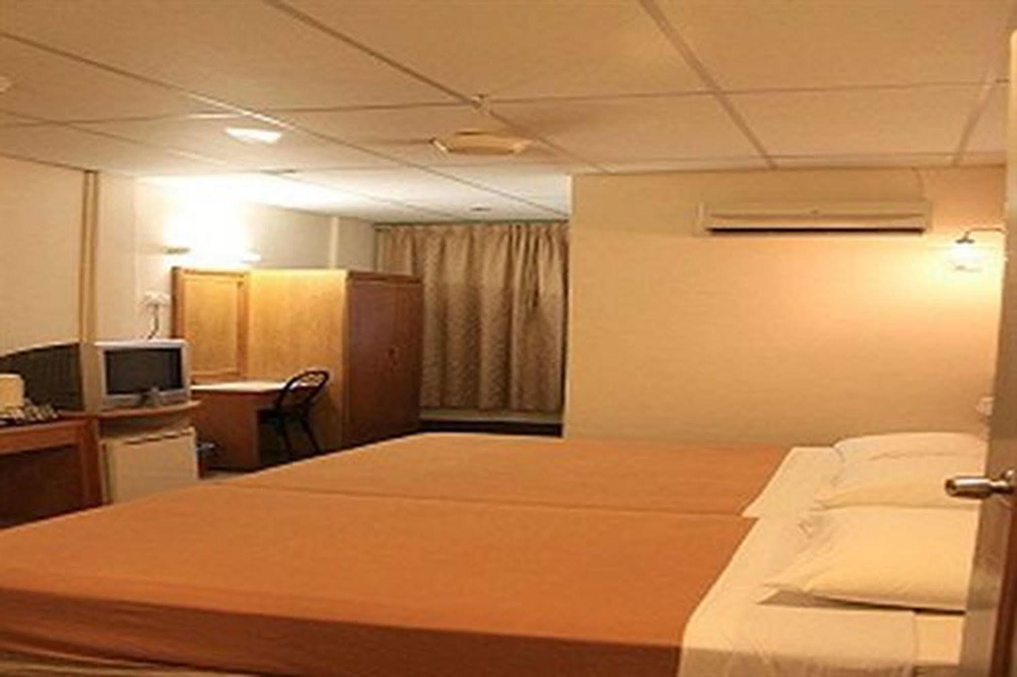 Coastal Park Hotel Malacca Eksteriør billede